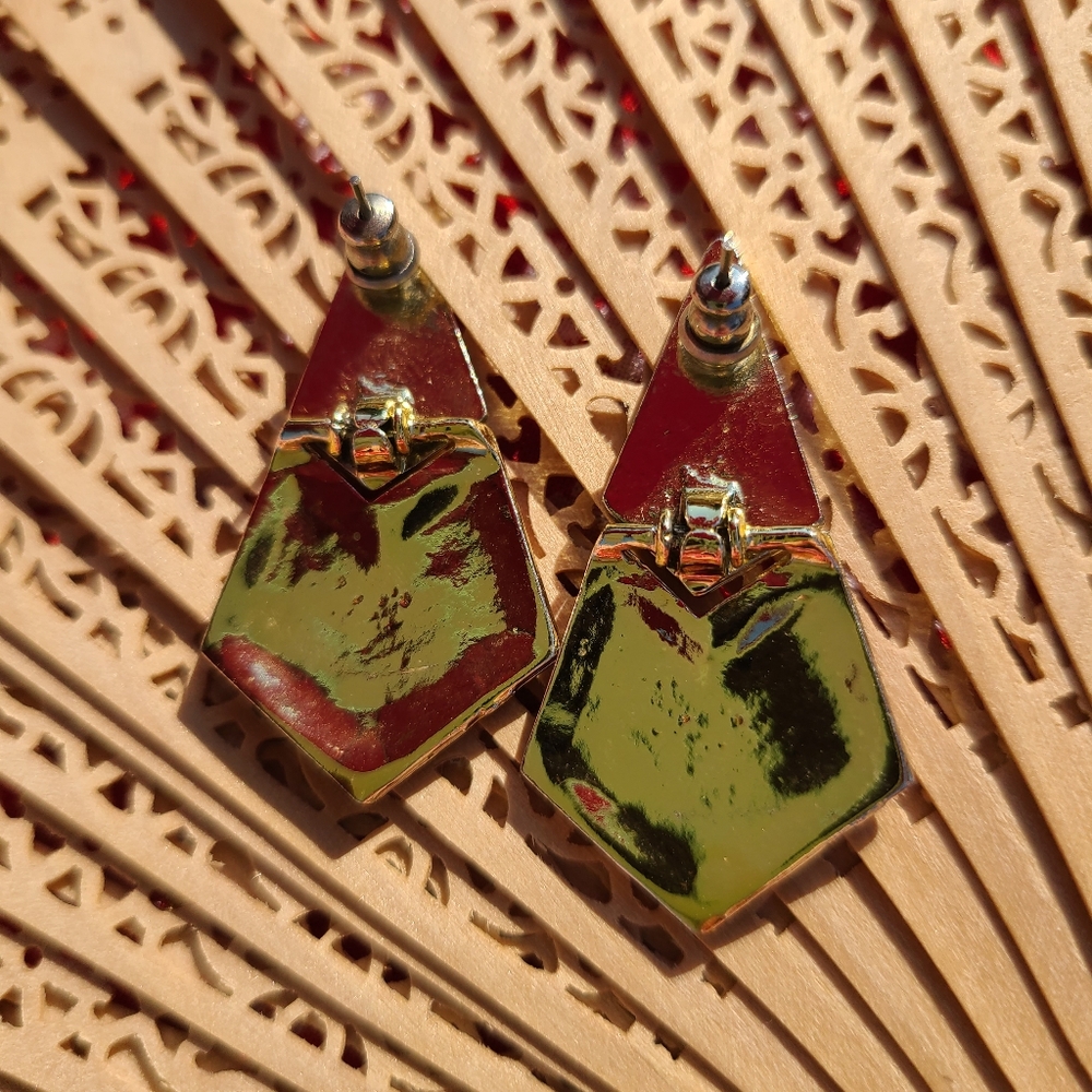 Elegant Red and Gold Geometric Earrings - Picture 6 of 9